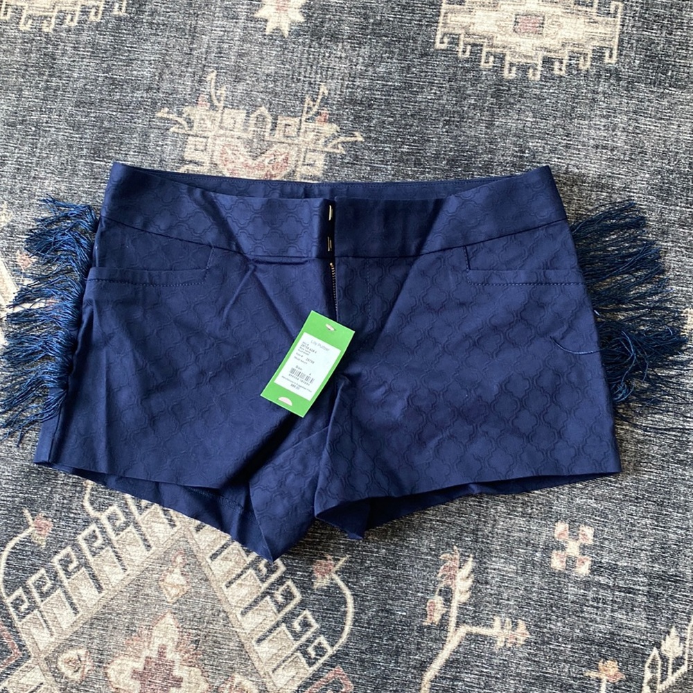 NWT! Lilly Pulitzer size 4 Navy textured shorts with side tassels.